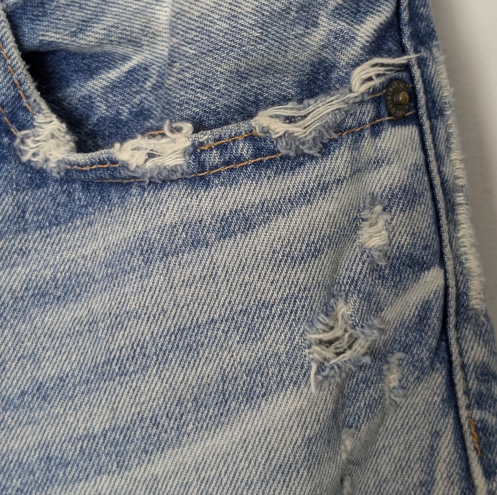 Moussy • Howa Distressed Buttonfly Jeans - Picture 3 of 10